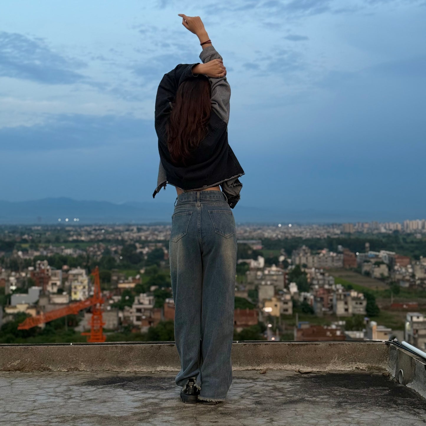 WASHED PLEATED JEANS IS AVAILABLE IN SIZE S/26-28