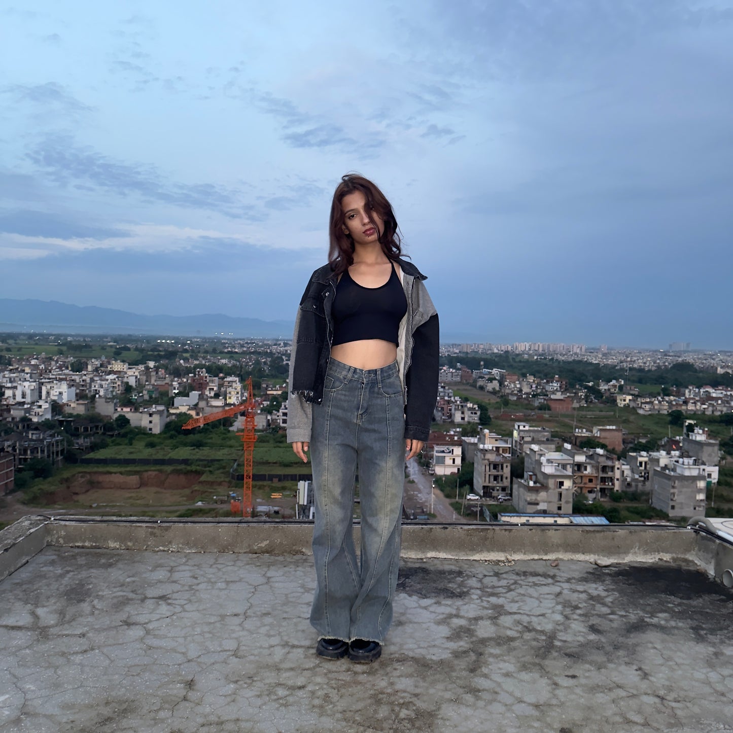 WASHED PLEATED JEANS IS AVAILABLE IN SIZE S/26-28