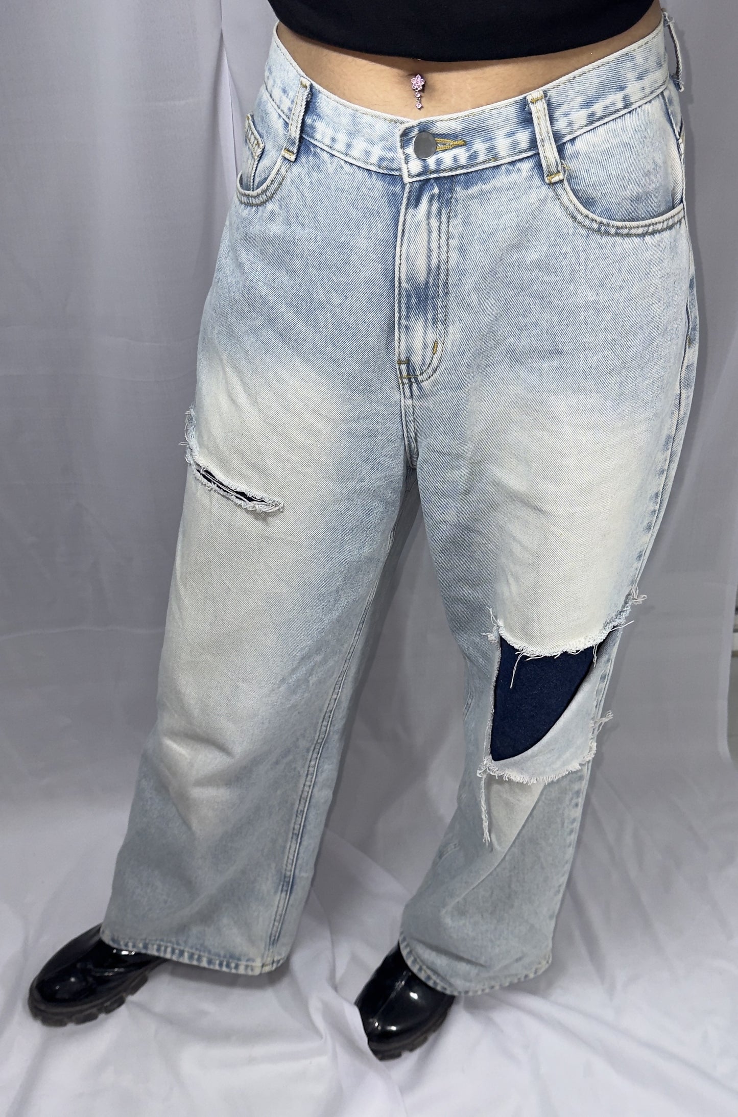 JAPNESE RIBBED BLUE WASHED JEANS IS AVAILABLE IN SIZE OF M/30-32
