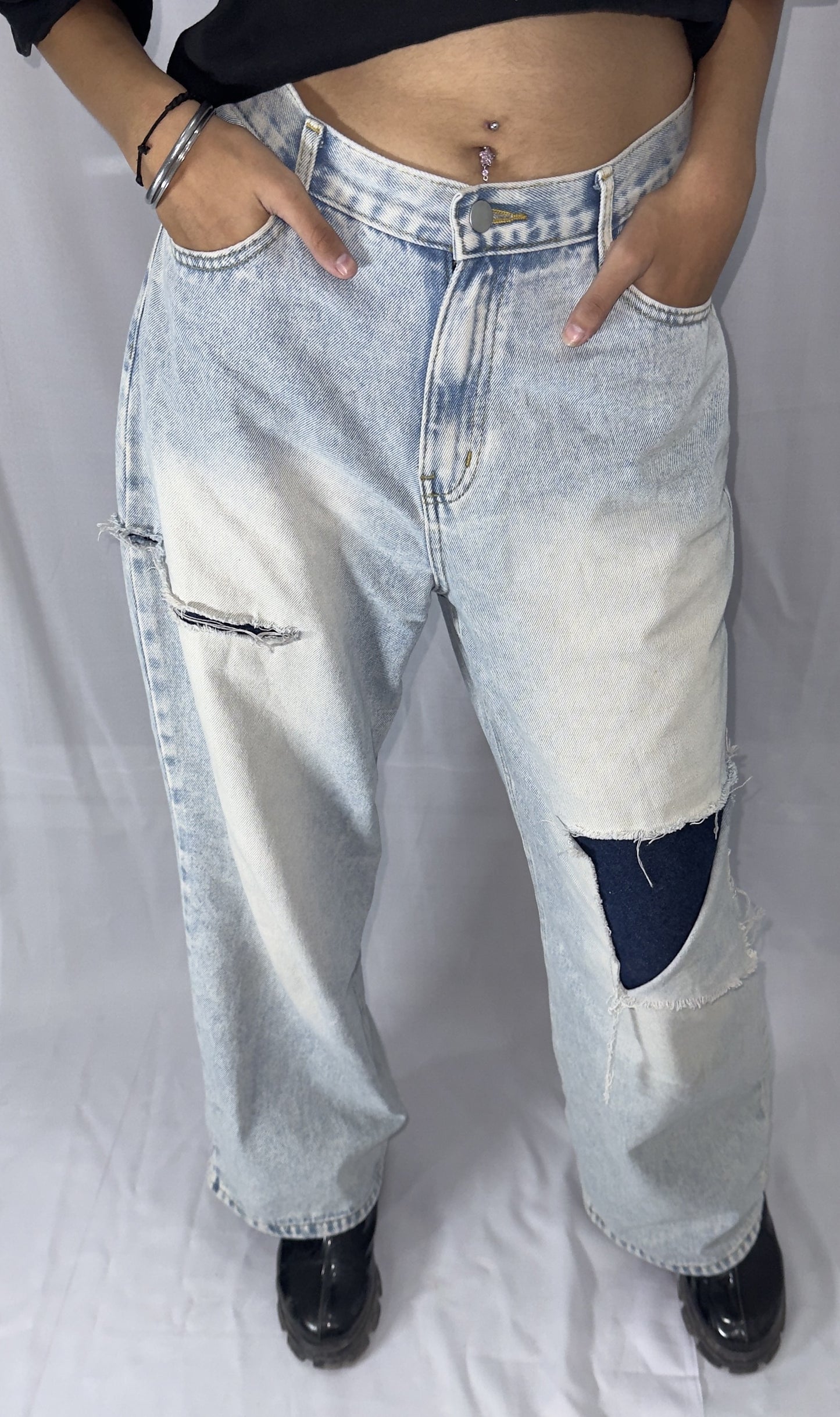JAPNESE RIBBED BLUE WASHED JEANS IS AVAILABLE IN SIZE OF M/30-32