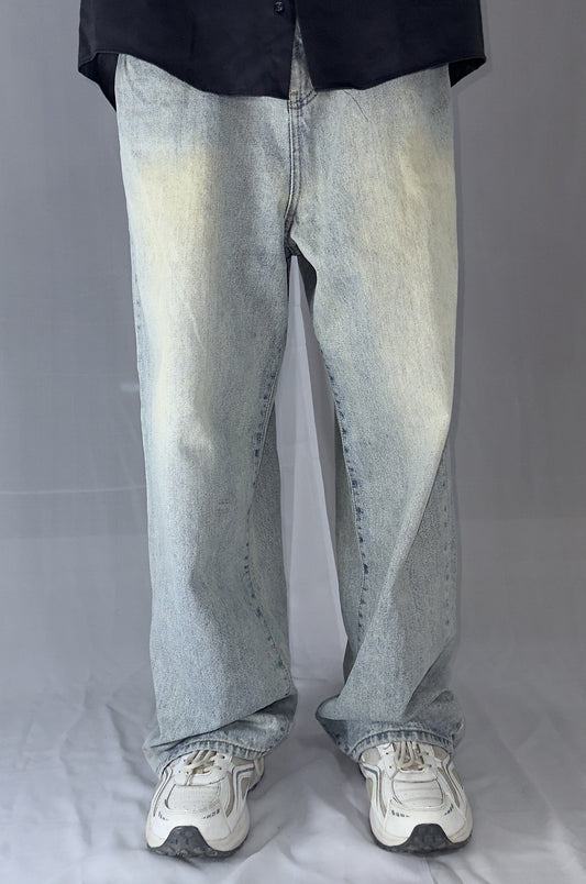 LIGHT BLUE WASHED BAGGY JEANS IS AVAILABLE IN SIZE M/28-30