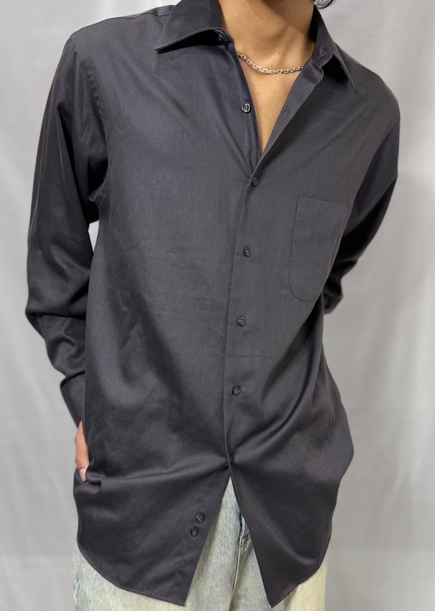 DARK GREY SHIRT OF GEOFFERY BEENE IS AVAILABLE IN SIZE XL/34-36