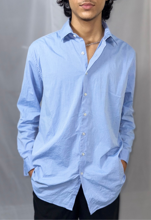 Light Blue Long-Sleeve Button-Up Shirt is available in size of L/32-34